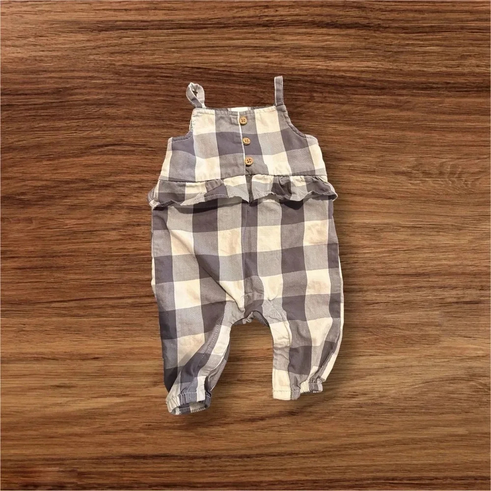 Carter’s Baby Jumpsuit Girls Size Newborn